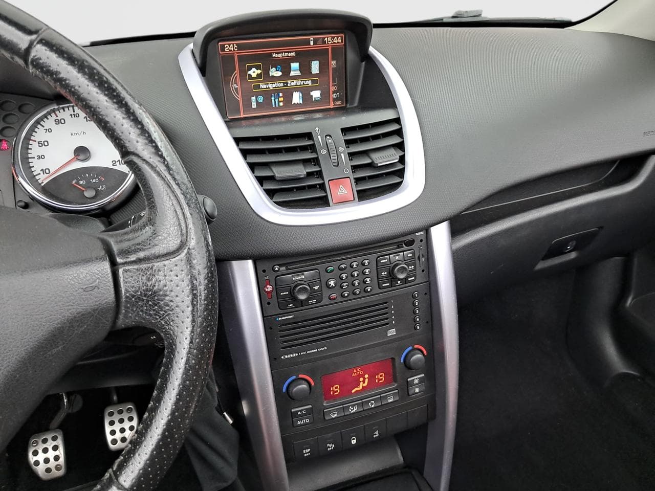 2007 Peugeot 207 - 17