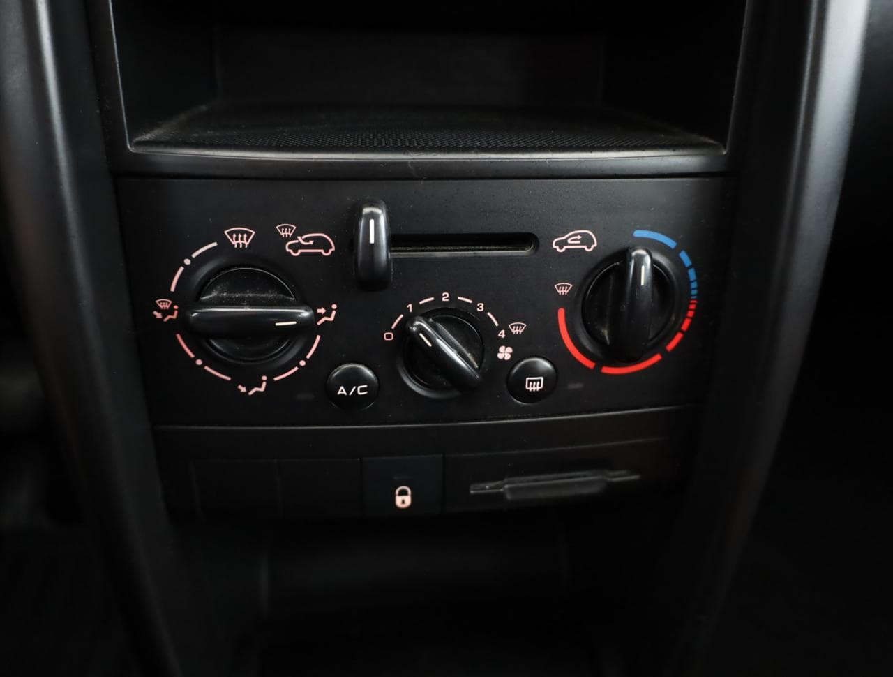 2009 Peugeot 207 - 16