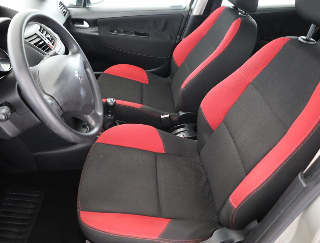 2009 Peugeot 207 - 13
