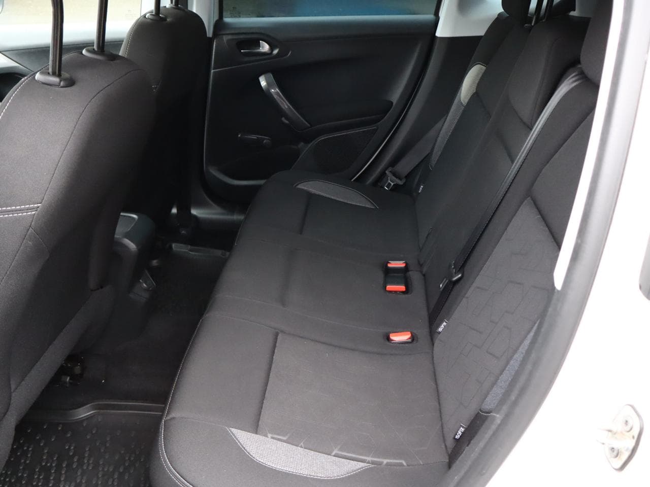 2018 Peugeot 2008 - 13