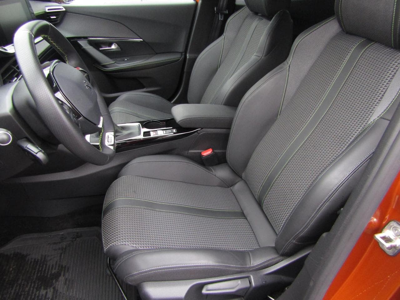 2020 Peugeot 2008 - 9