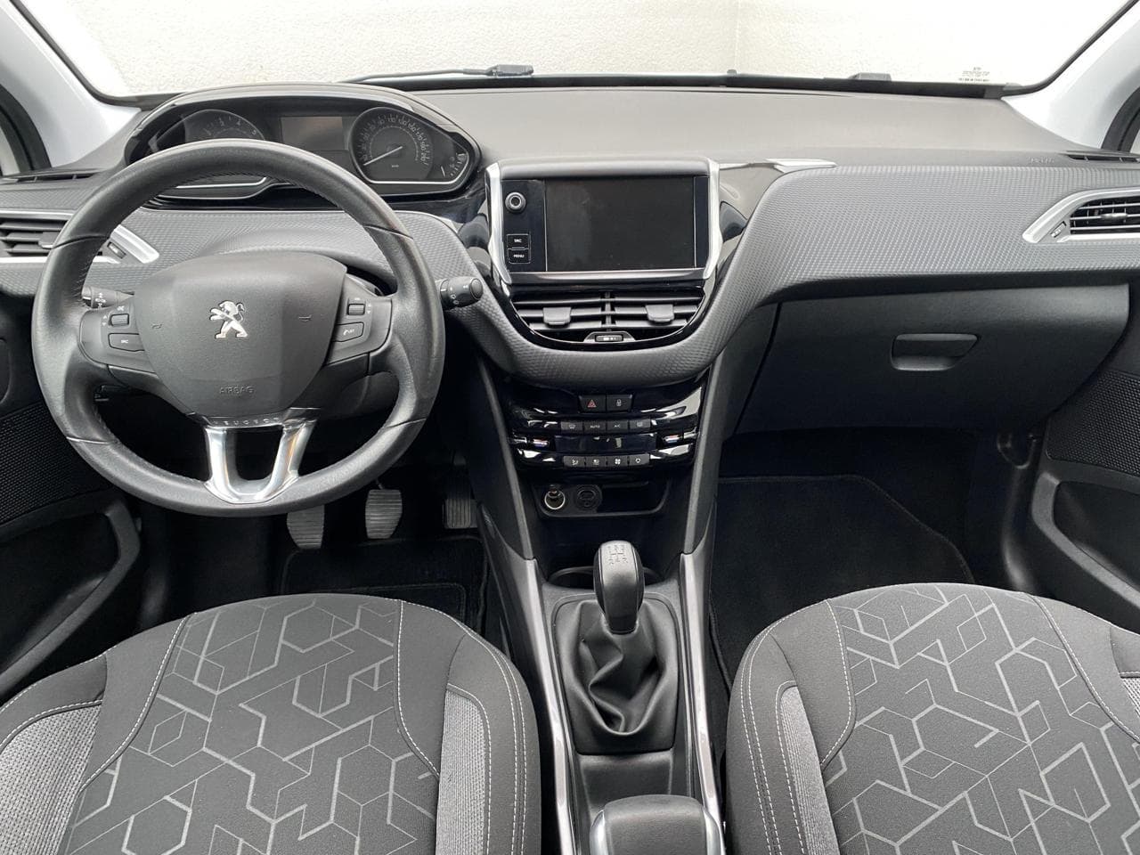 2017 Peugeot 2008 - 8