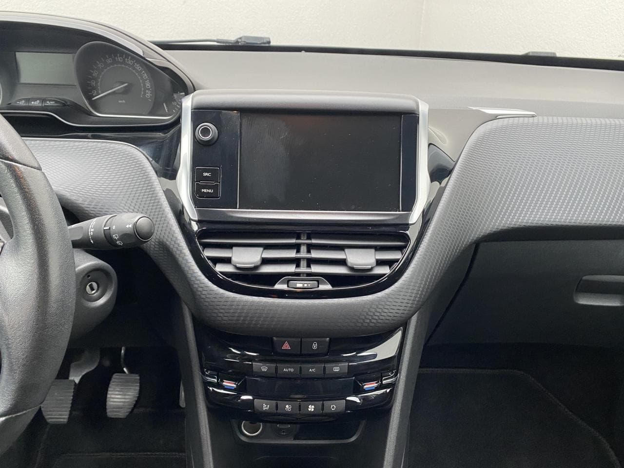 2017 Peugeot 2008 - 12