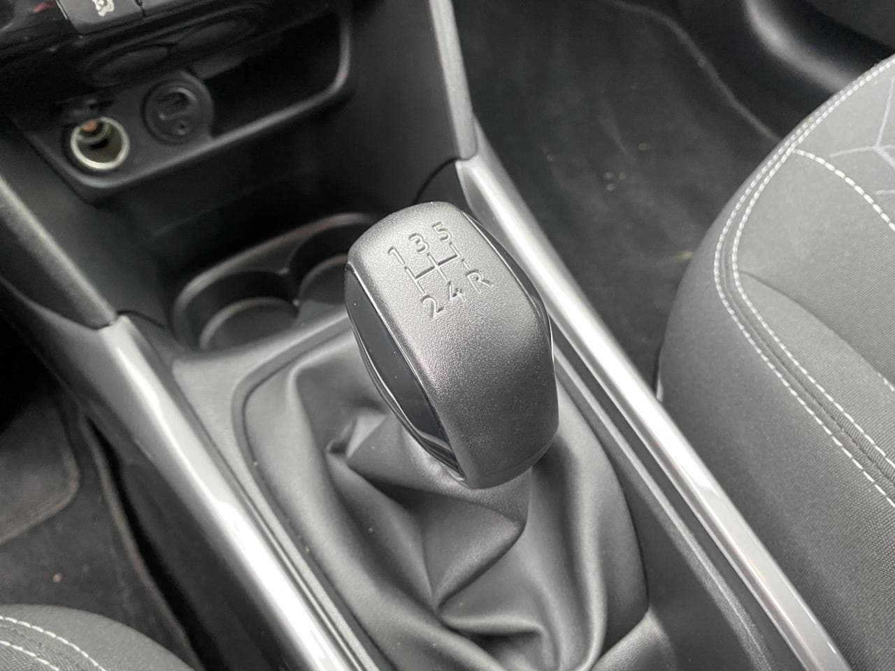 2017 Peugeot 2008 - 16