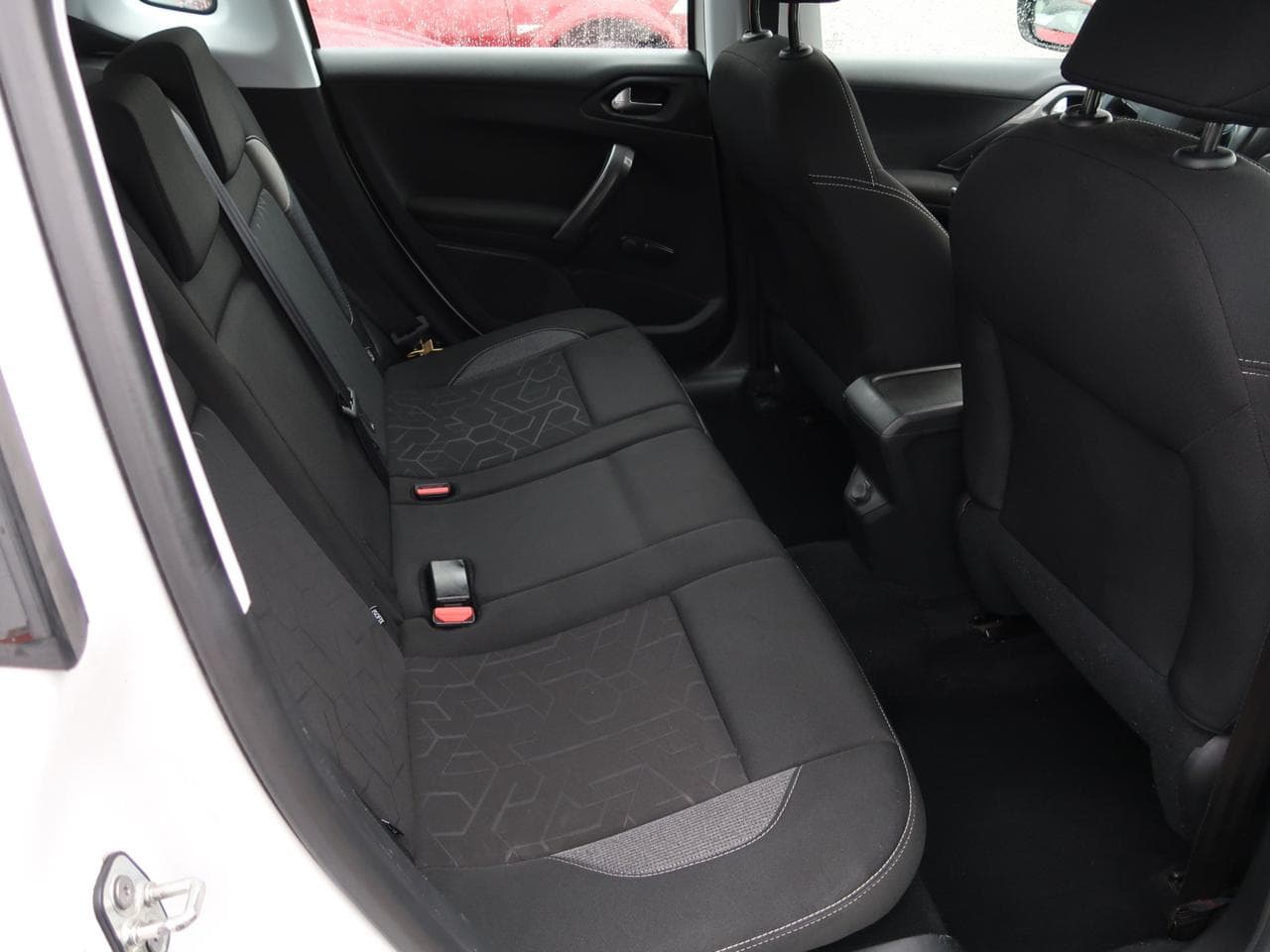 2018 Peugeot 2008 - 13