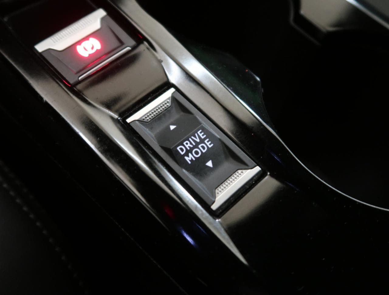 2020 Peugeot 2008 - 16