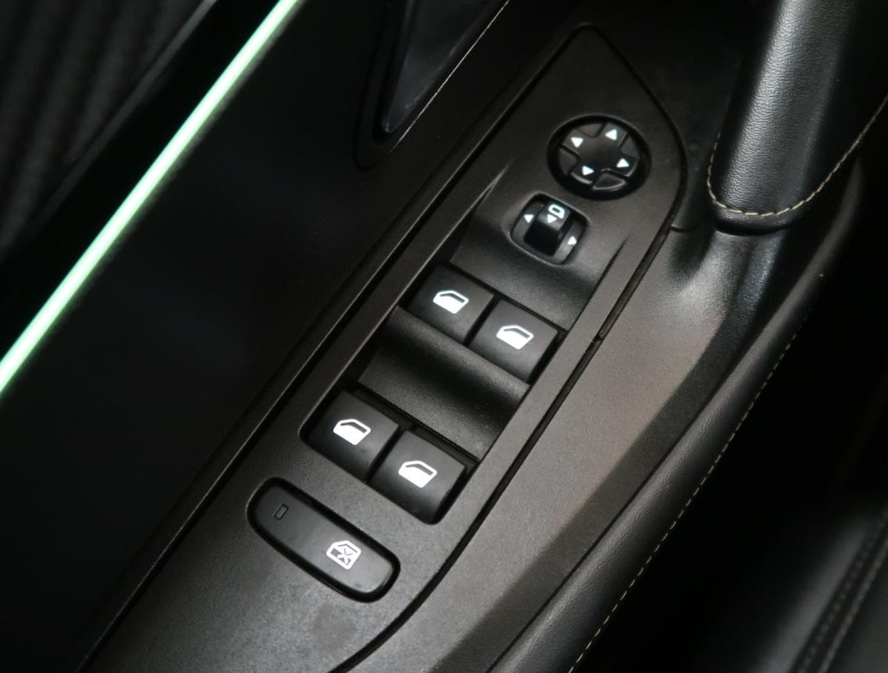 2020 Peugeot 2008 - 19