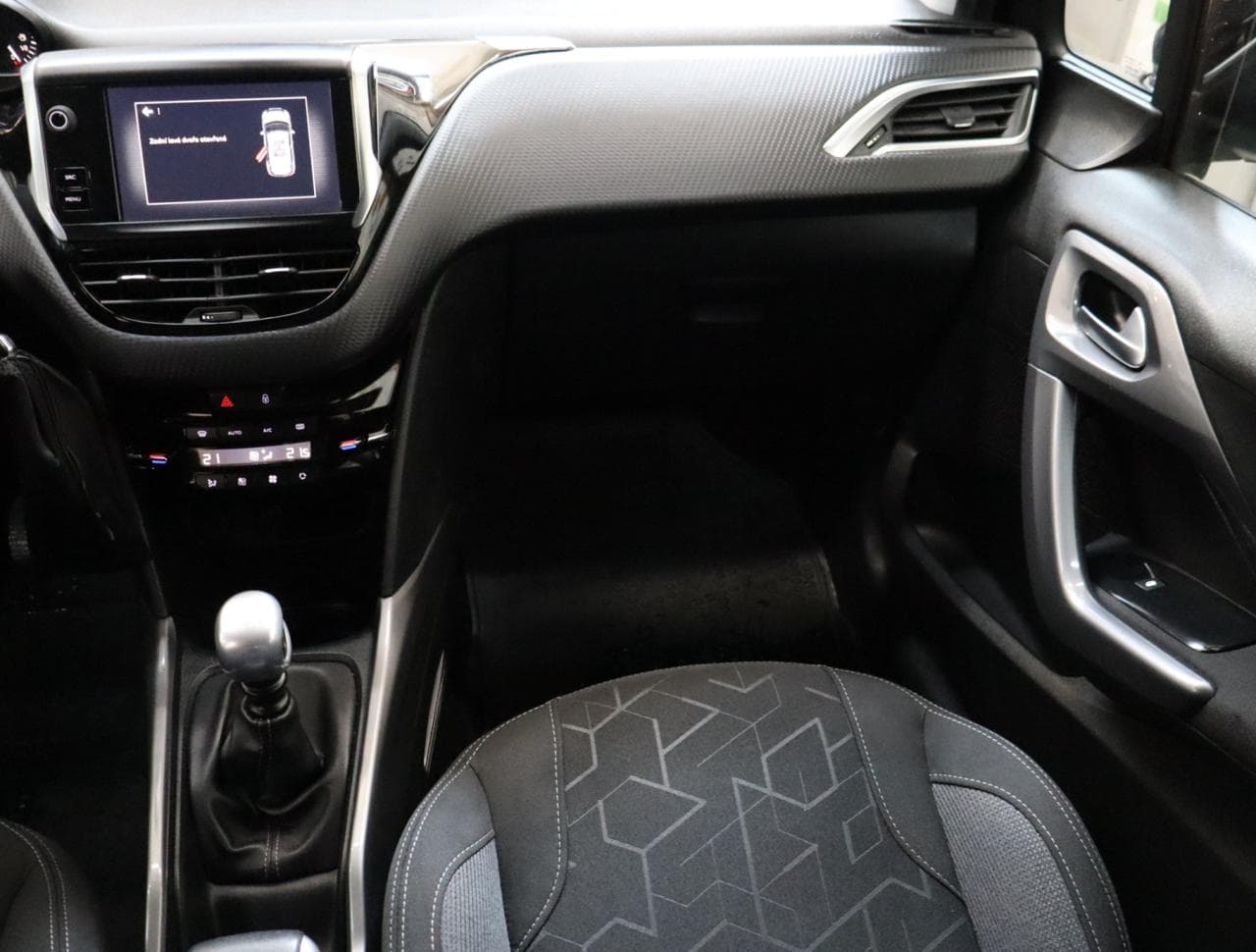 2018 Peugeot 2008 - 11