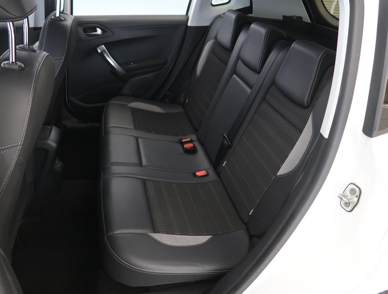 2015 Peugeot 2008 - 15