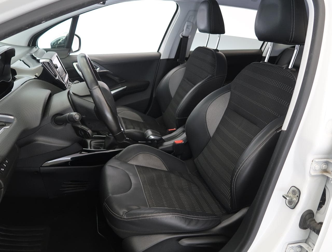 2015 Peugeot 2008 - 16