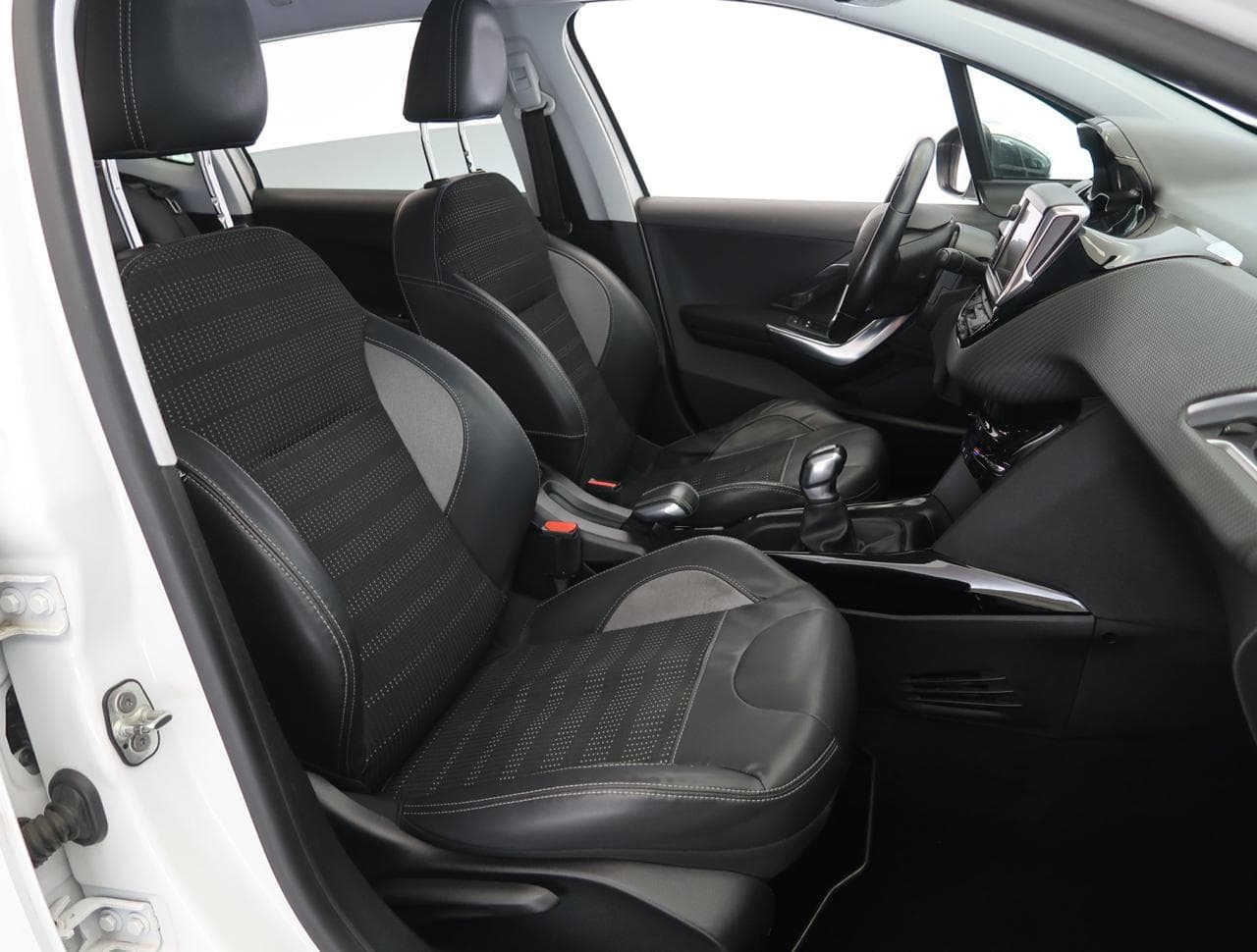 2015 Peugeot 2008 - 12