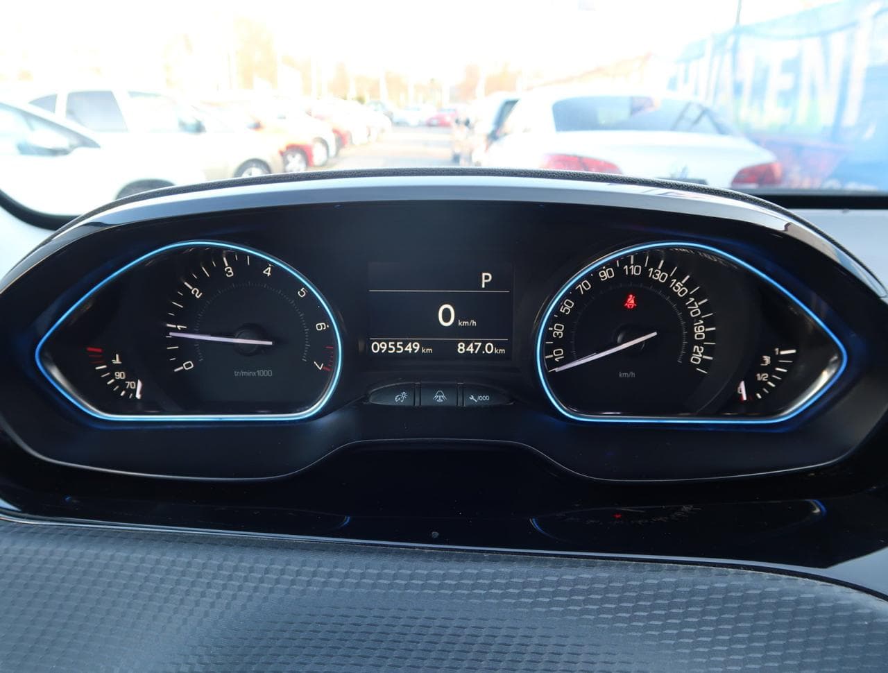 2017 Peugeot 2008 - 17