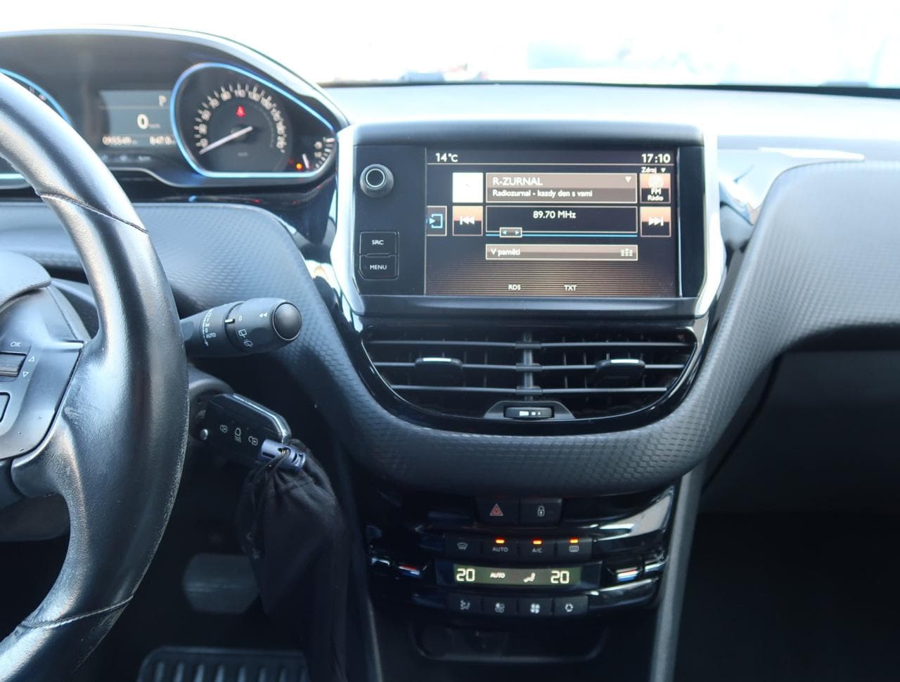 2017 Peugeot 2008 - 18