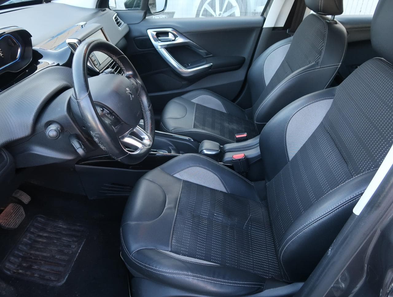 2017 Peugeot 2008 - 16