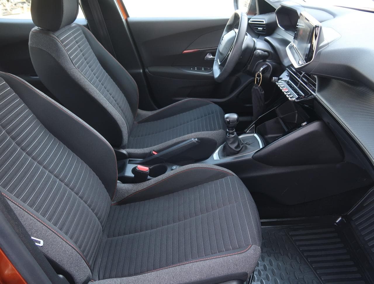 2021 Peugeot 2008 - 12