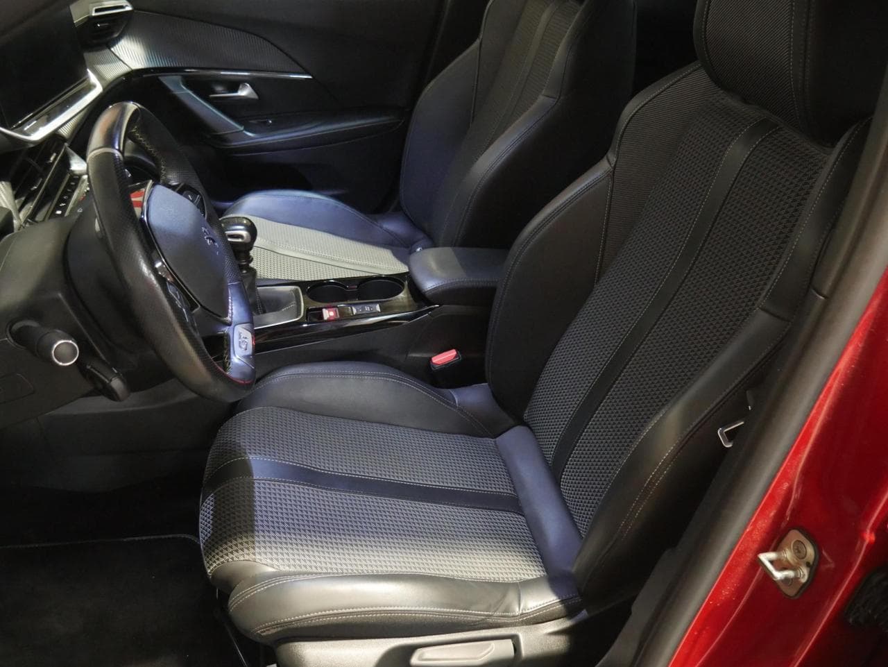 2021 Peugeot 2008 - 9