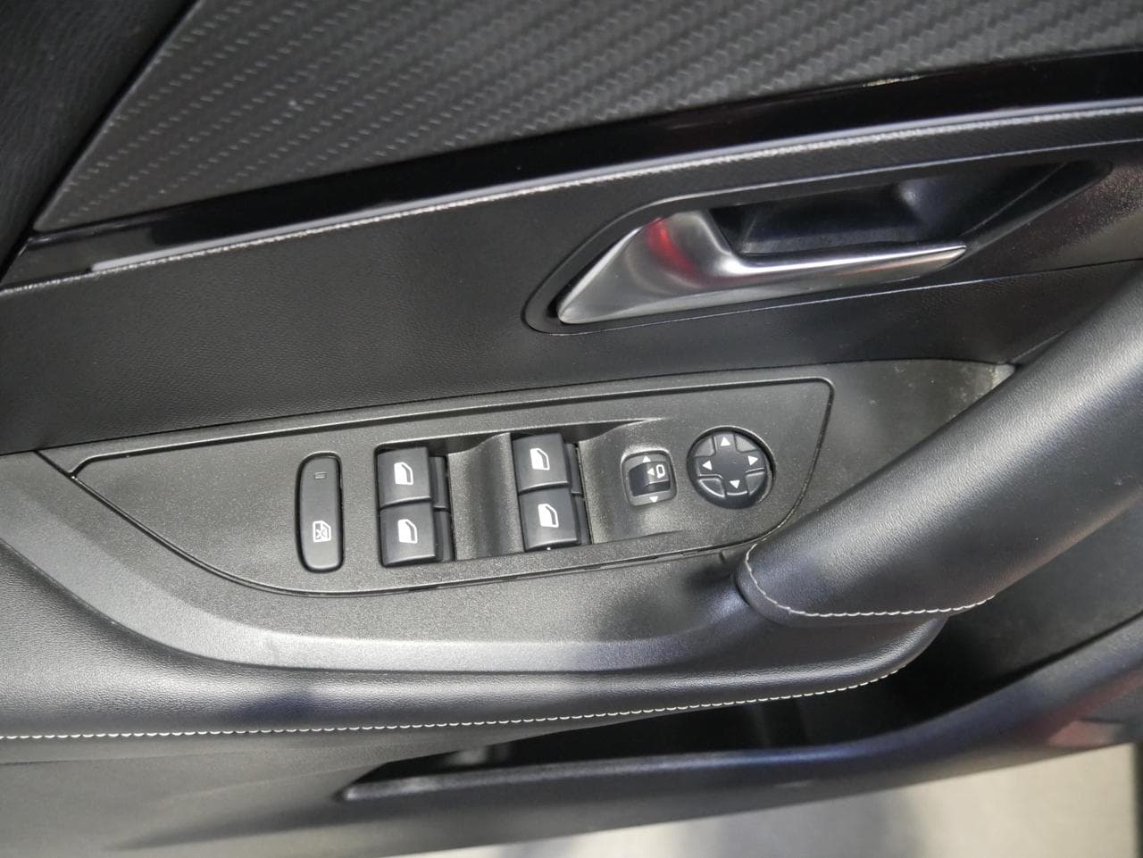 2021 Peugeot 2008 - 11