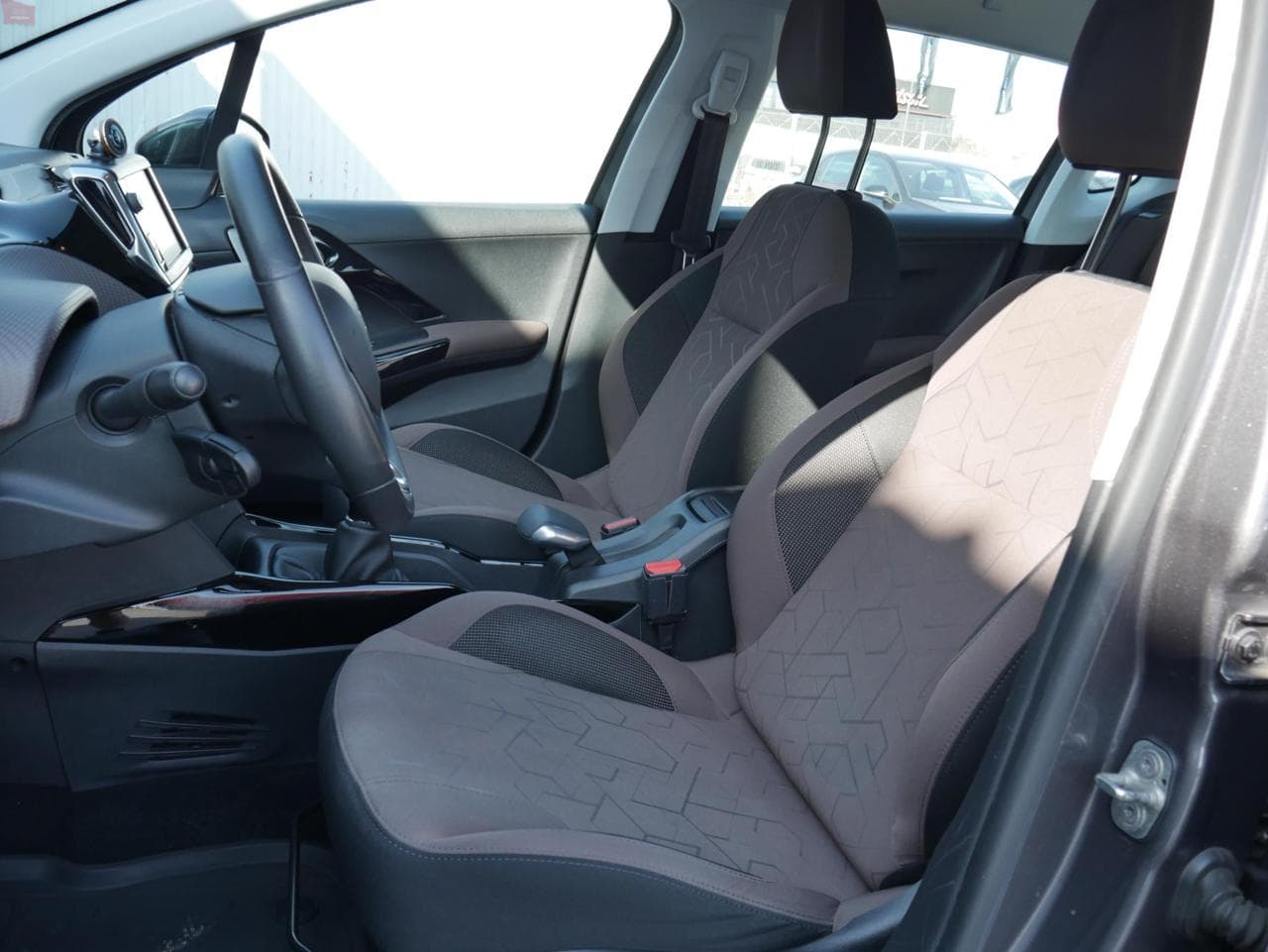 2015 Peugeot 2008 - 9