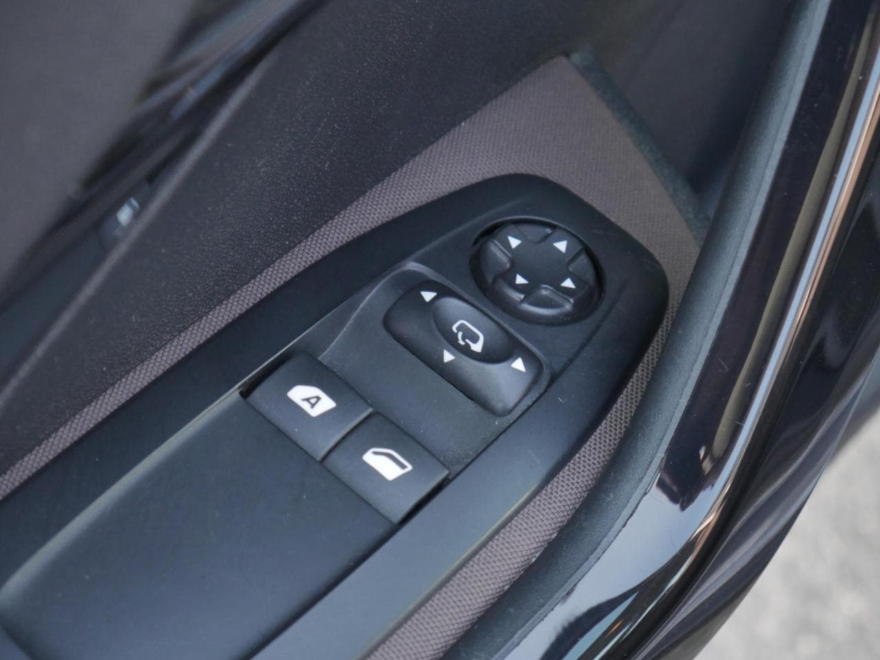 2015 Peugeot 2008 - 18