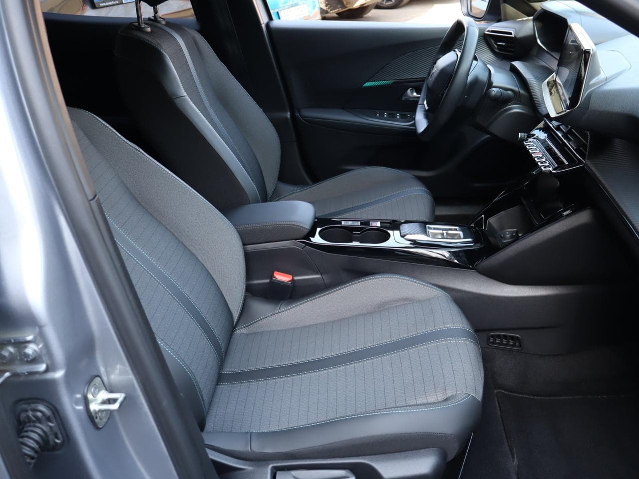 2023 Peugeot 2008 - 10