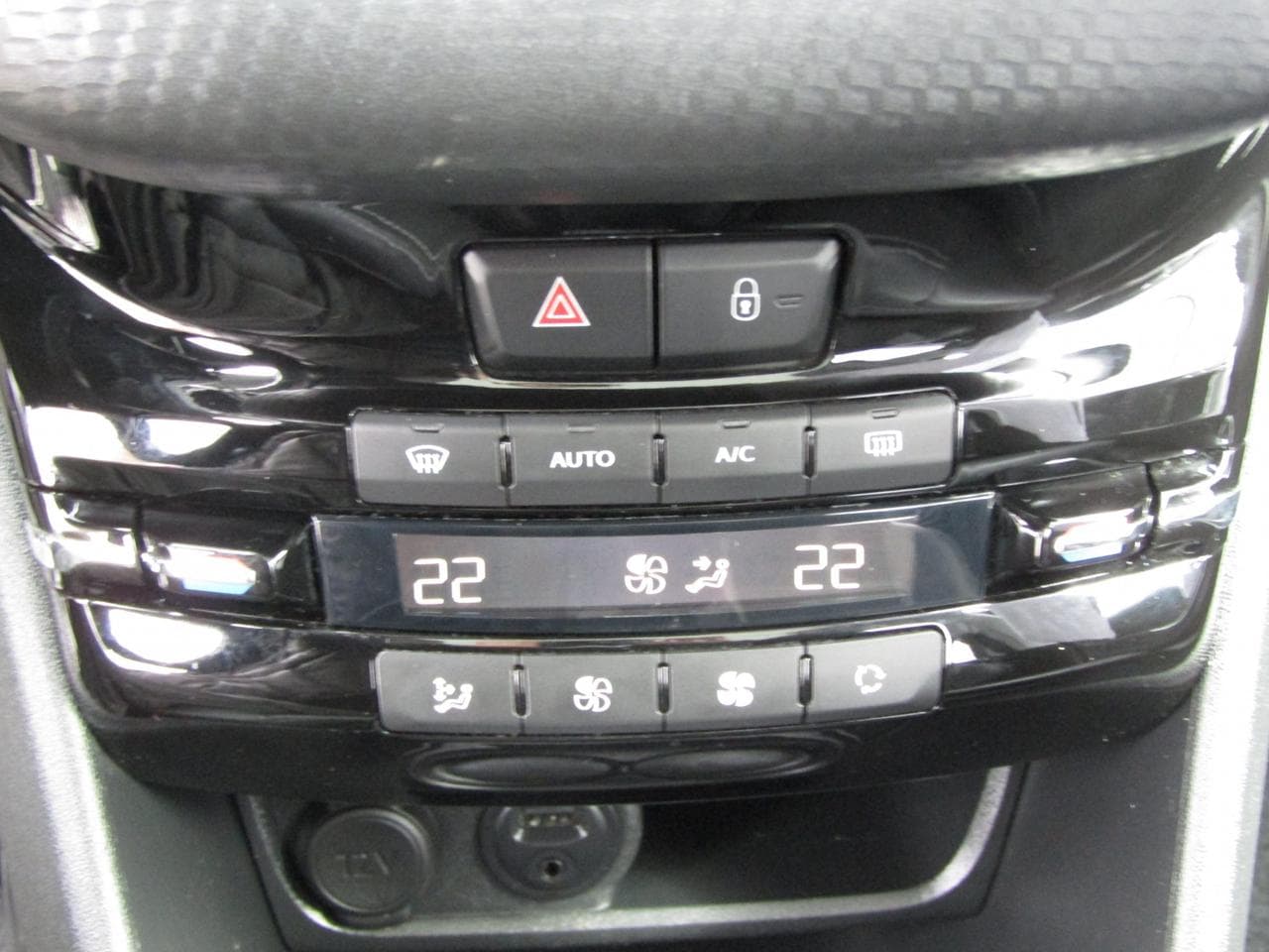 2018 Peugeot 2008 - 14