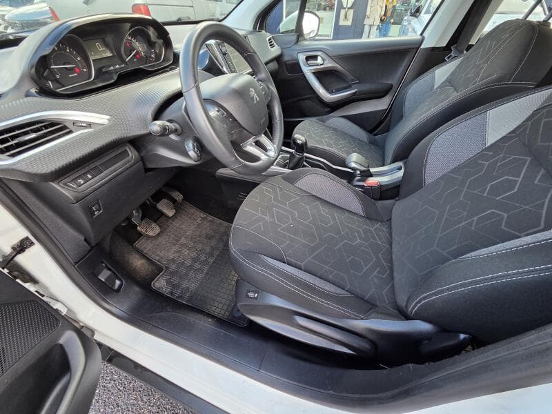 2017 Peugeot 2008 - 9