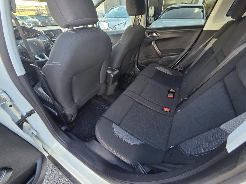 2018 Peugeot 2008 - 10