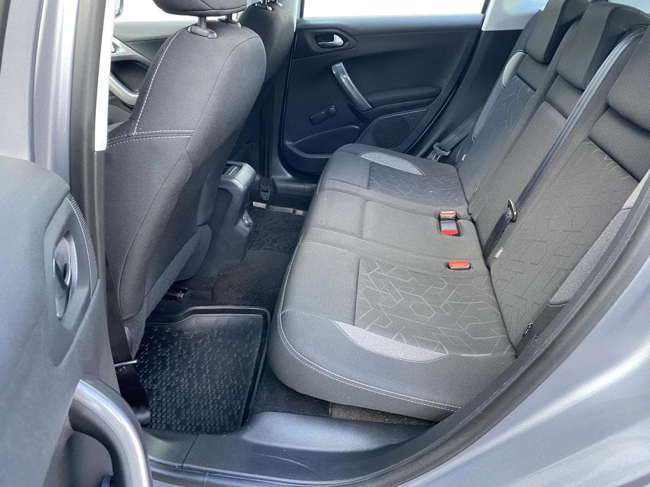2016 Peugeot 2008 - 10