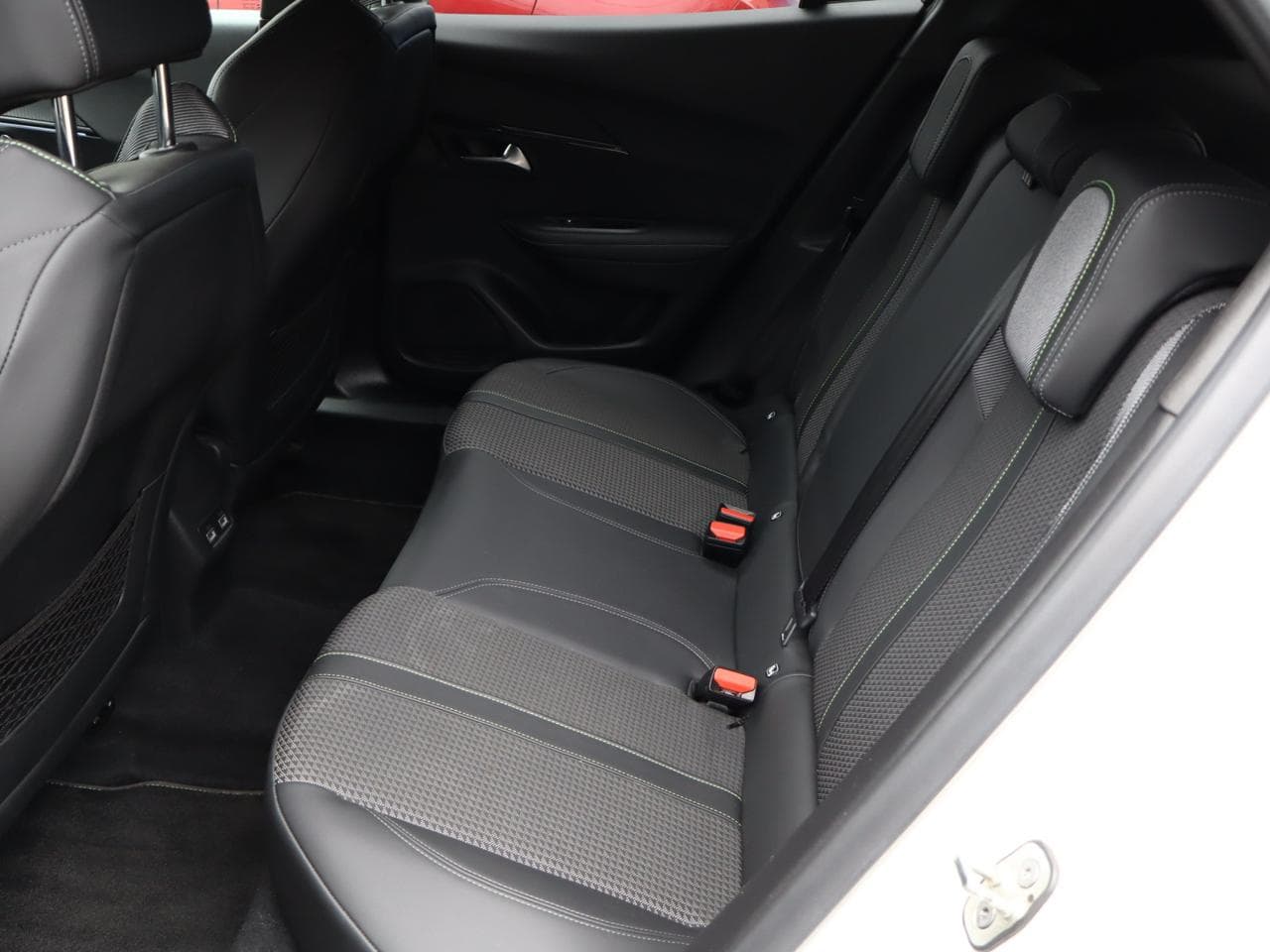 2021 Peugeot 2008 - 13