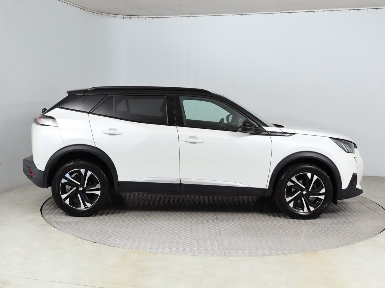 2021 Peugeot 2008 - 8