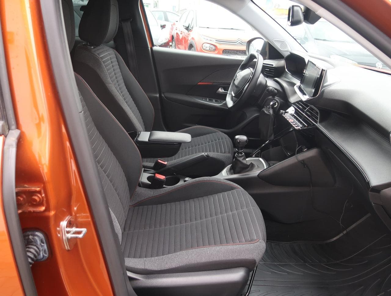 2020 Peugeot 2008 - 12