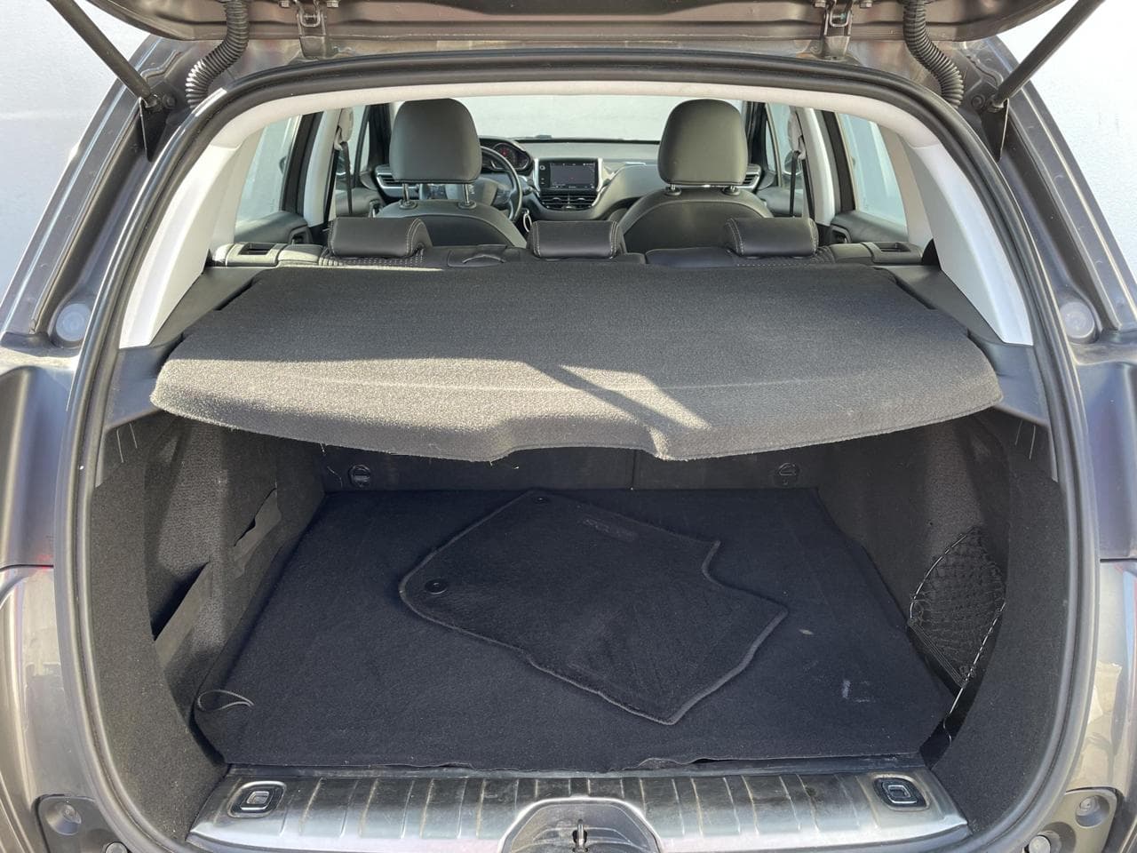 2019 Peugeot 2008 - 13