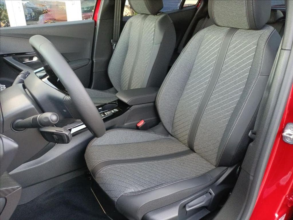 2025 Peugeot 2008 - 8