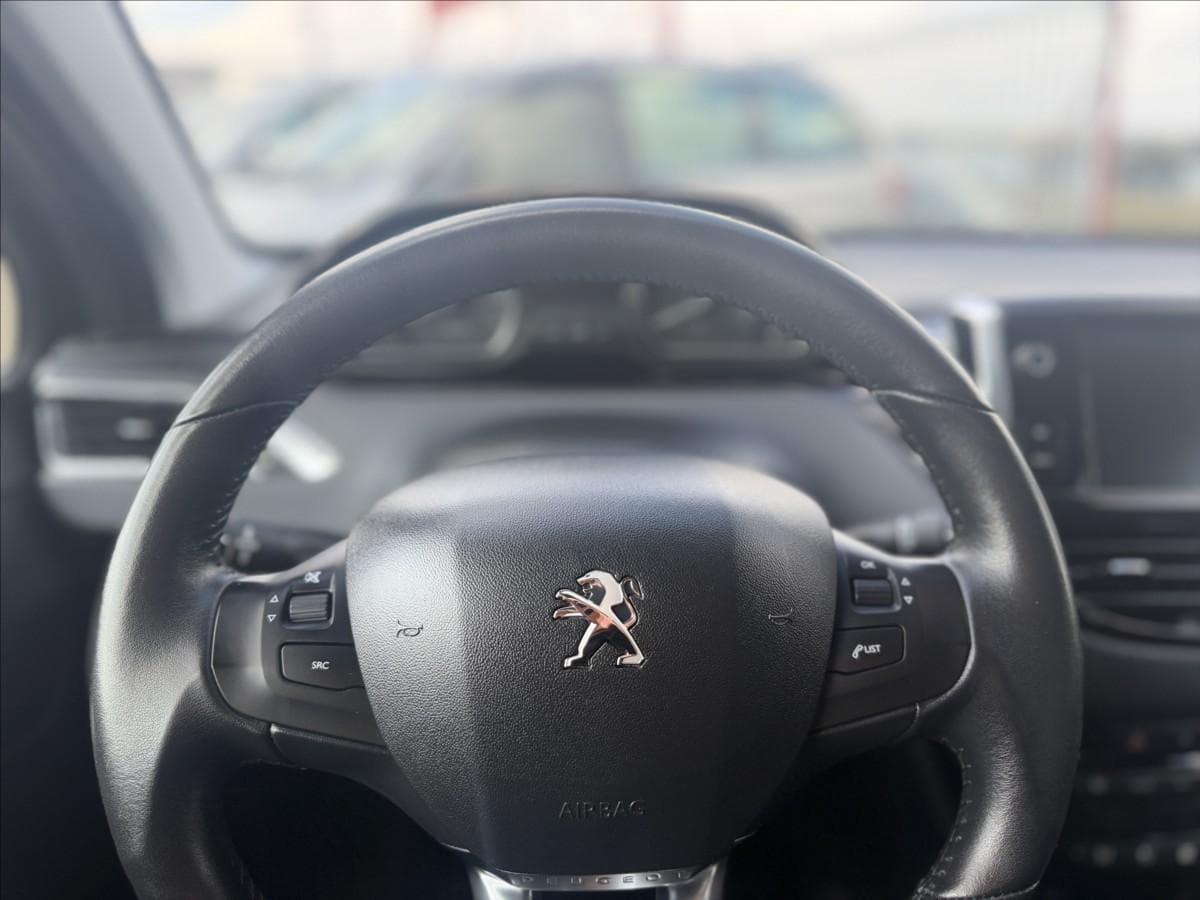 2017 Peugeot 2008 - 12
