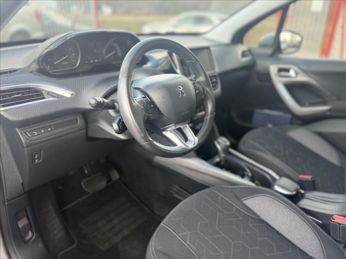 2017 Peugeot 2008 - 11