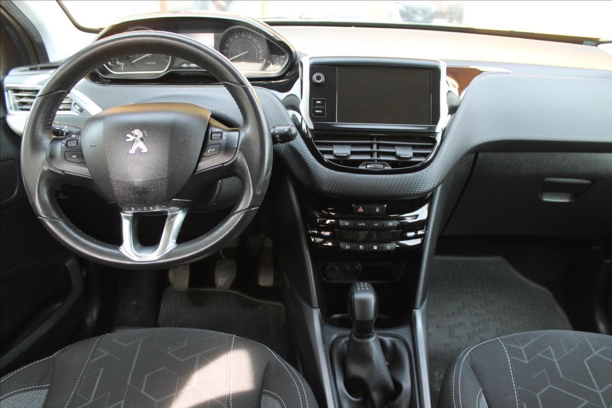 2018 Peugeot 2008 - 9