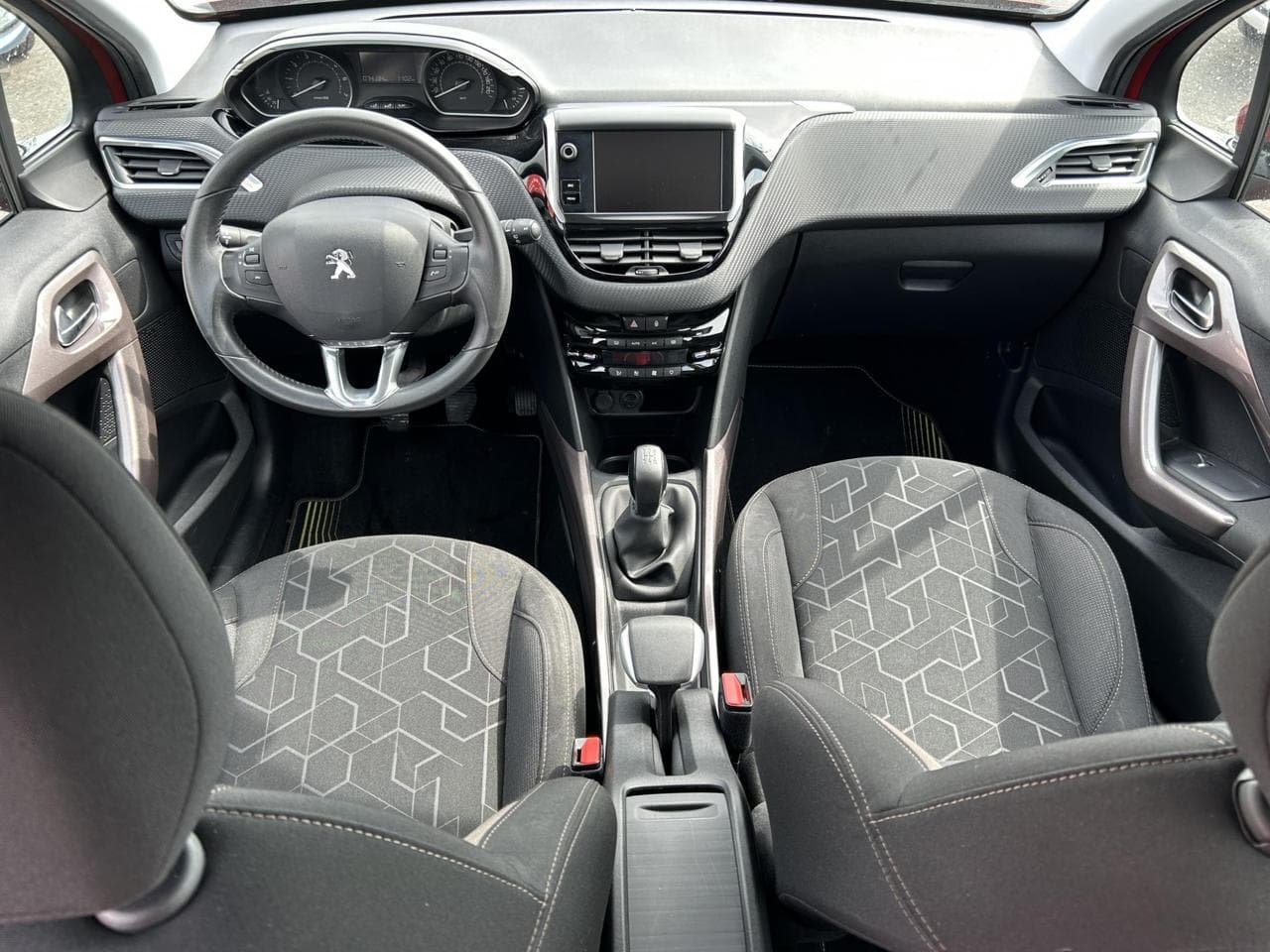 2015 Peugeot 2008 - 11