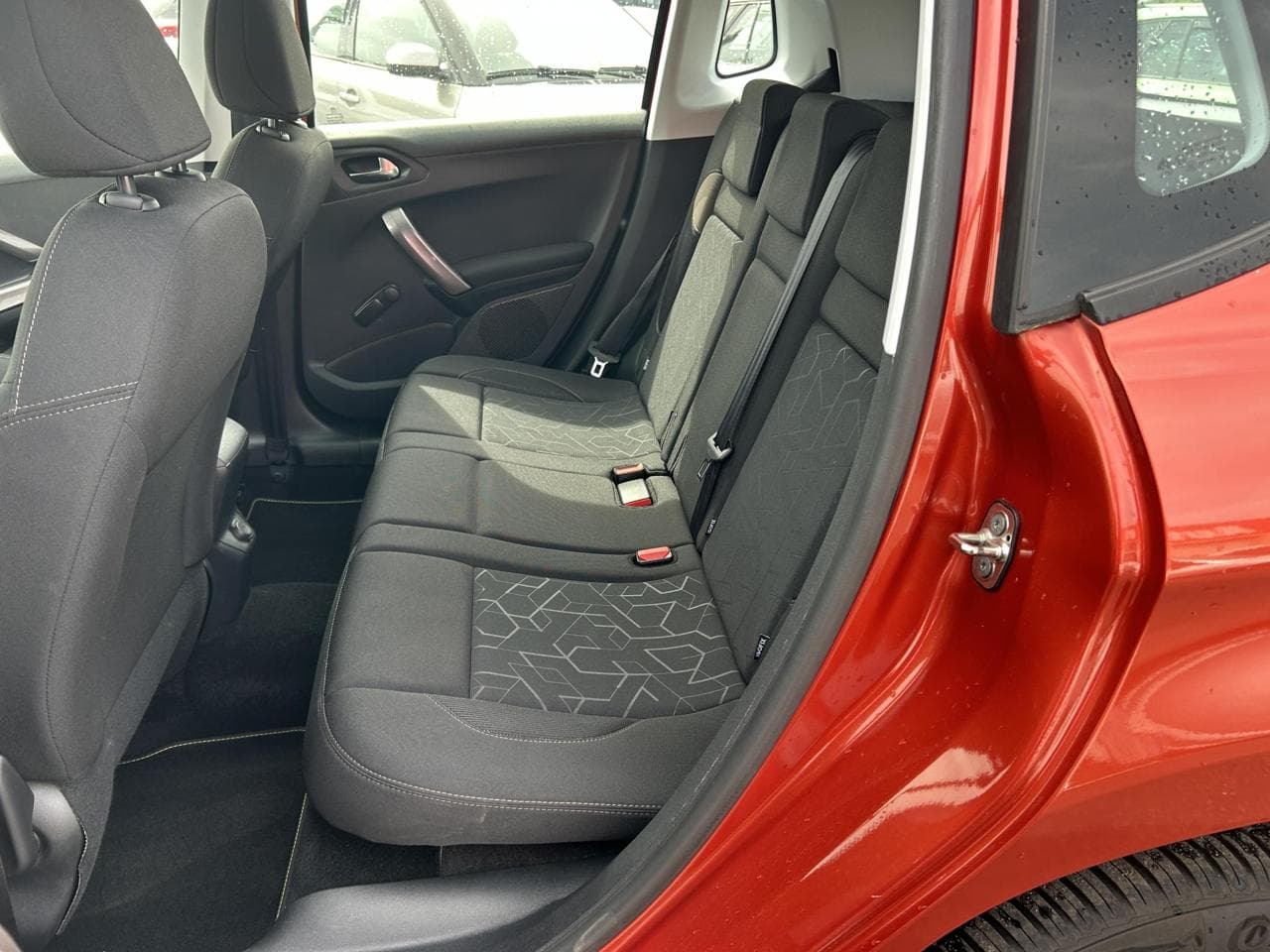 2015 Peugeot 2008 - 15