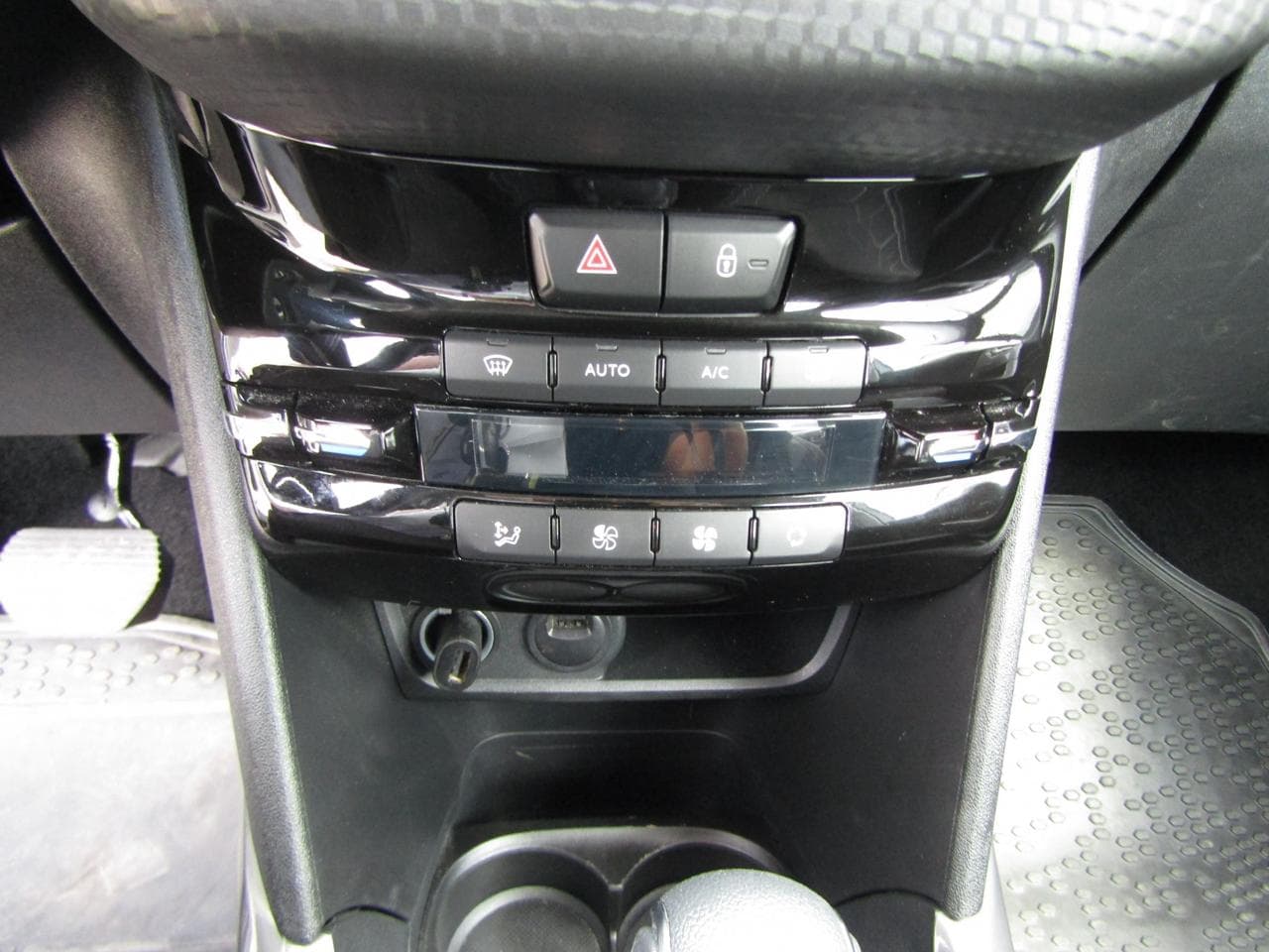 2019 Peugeot 2008 - 17