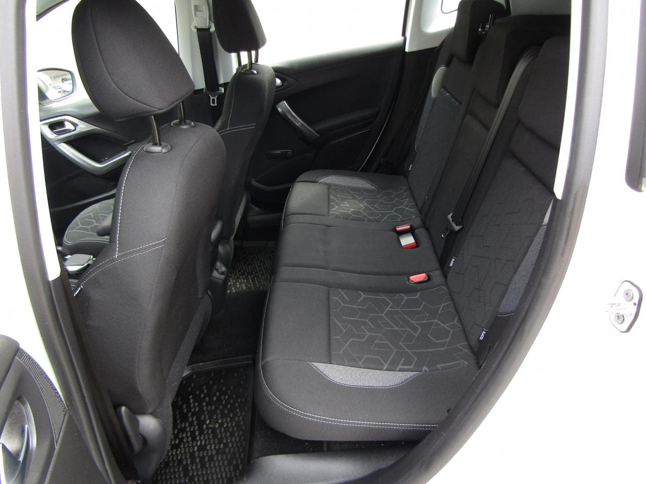 2019 Peugeot 2008 - 10