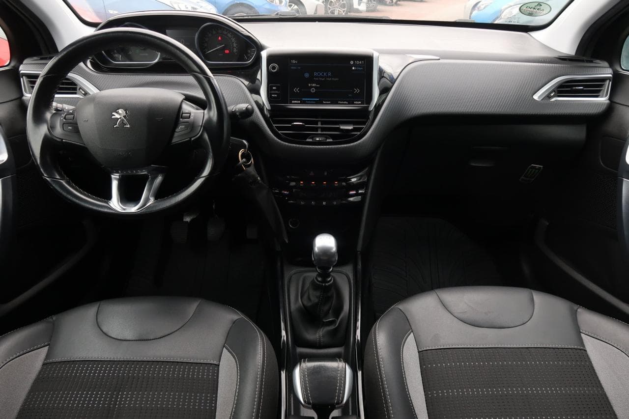 2018 Peugeot 2008 - 18