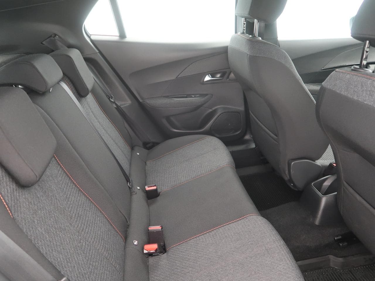 2025 Peugeot 2008 - 25
