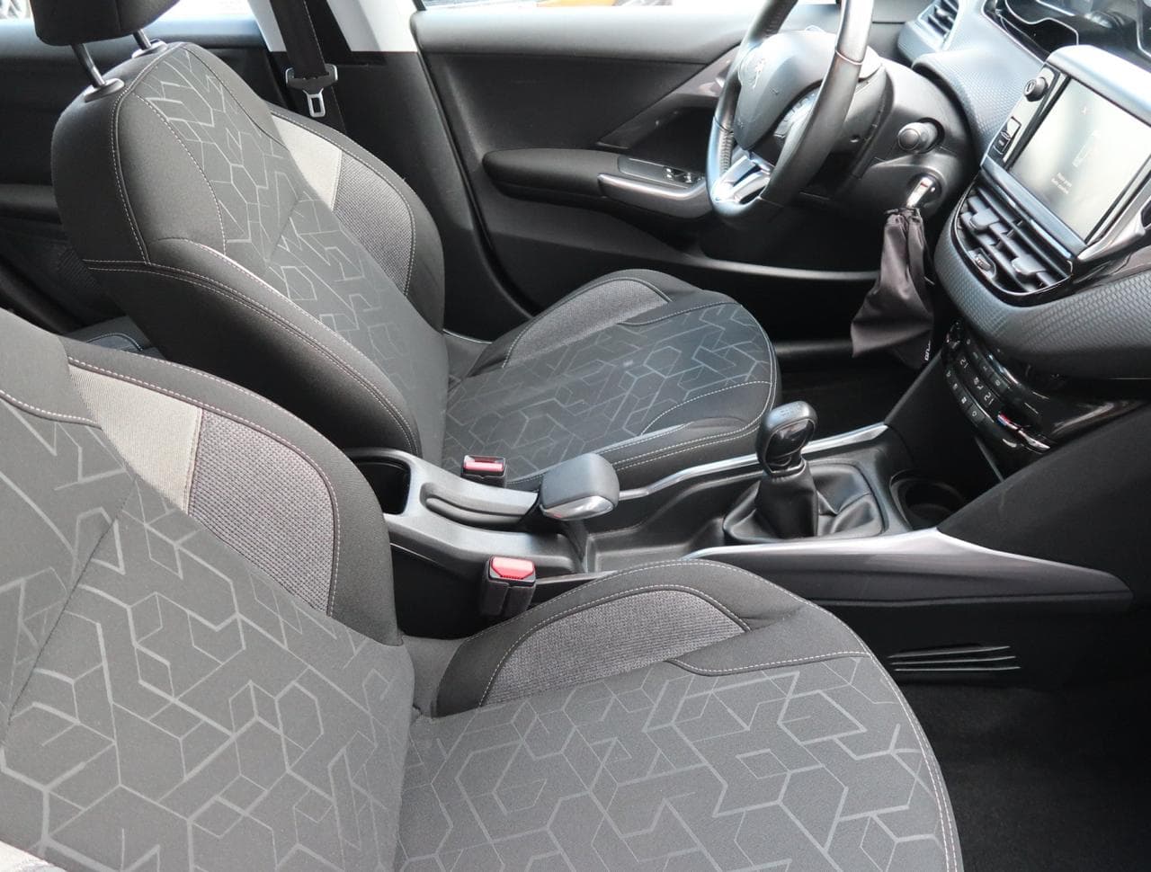 2016 Peugeot 2008 - 12