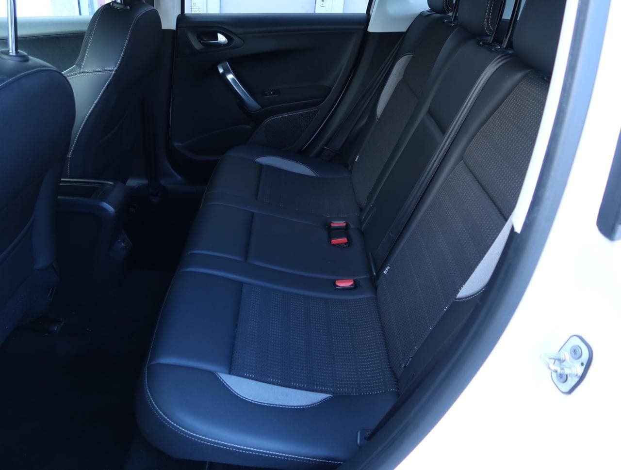 2018 Peugeot 2008 - 21
