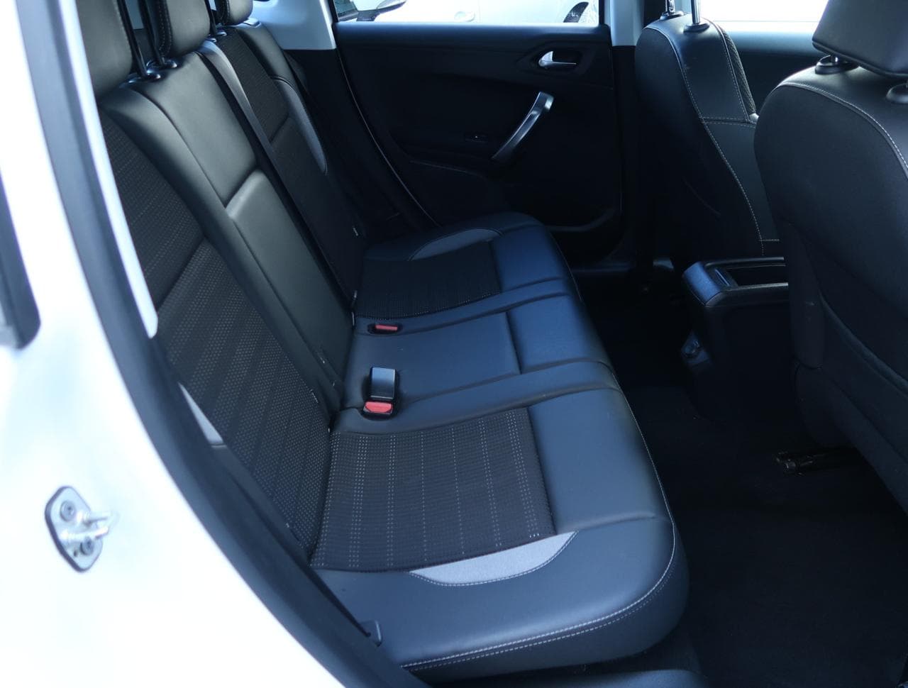 2018 Peugeot 2008 - 17