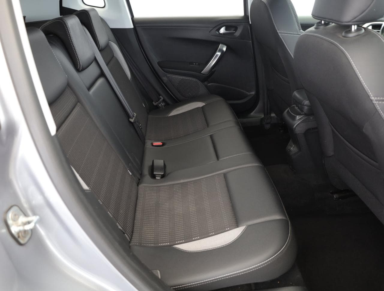 2018 Peugeot 2008 - 19