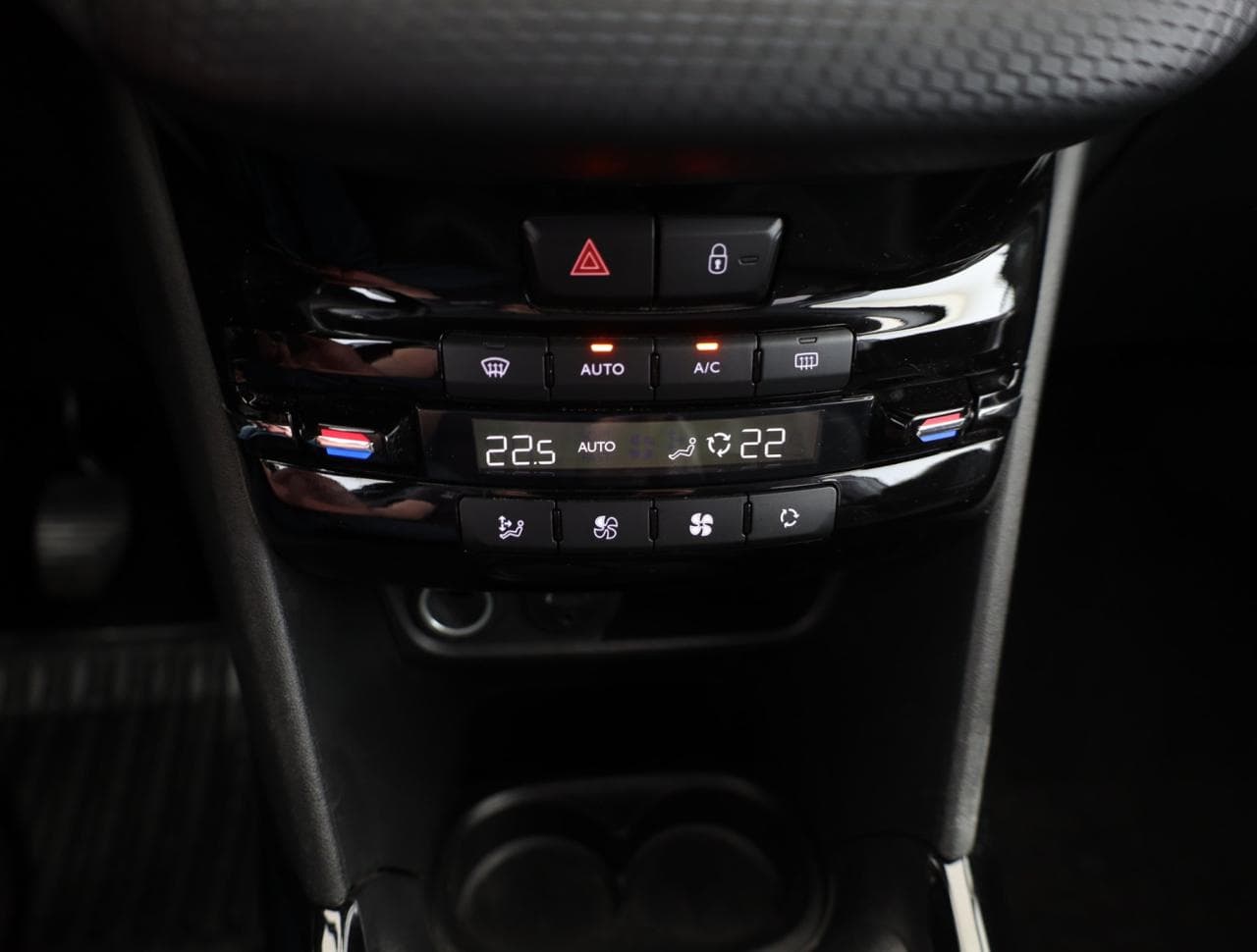 2018 Peugeot 2008 - 26