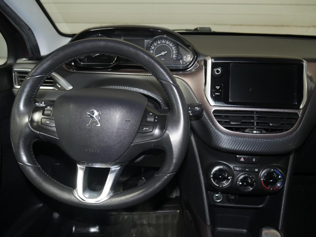 2014 Peugeot 2008 - 13