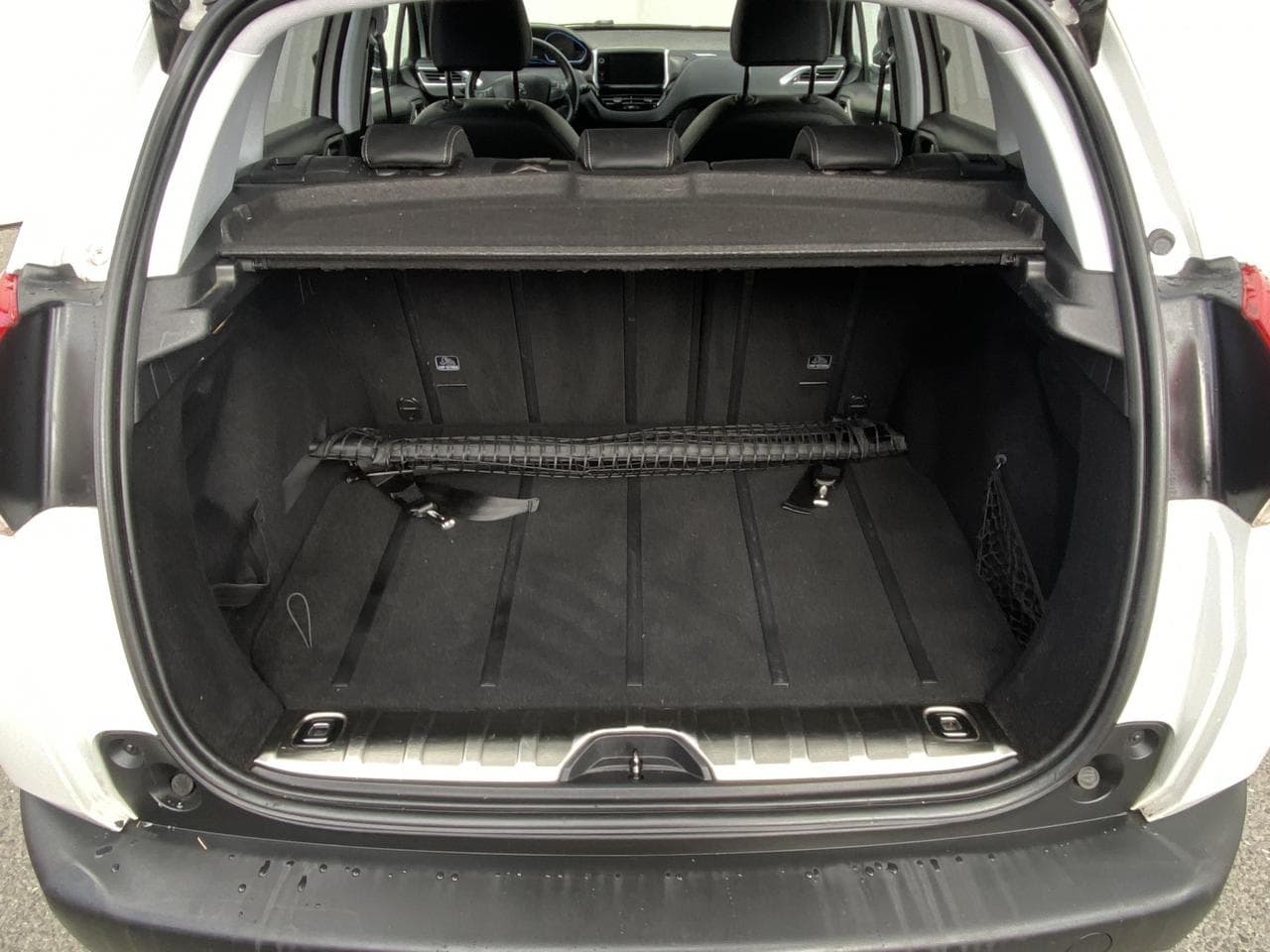 2013 Peugeot 2008 - 11