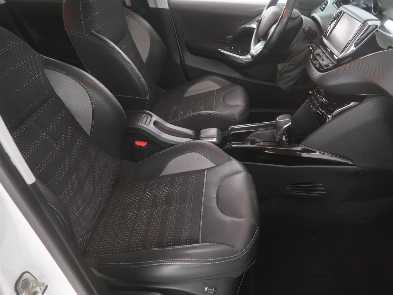 2016 Peugeot 2008 - 18